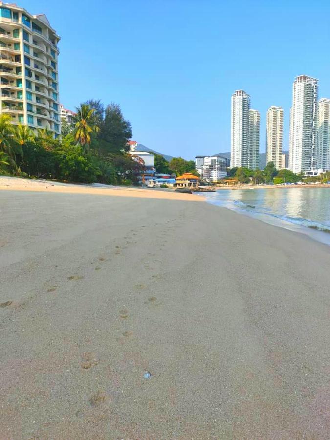 טנג'ונג בונגא G&T'S Beach Front Villa מראה חיצוני תמונה