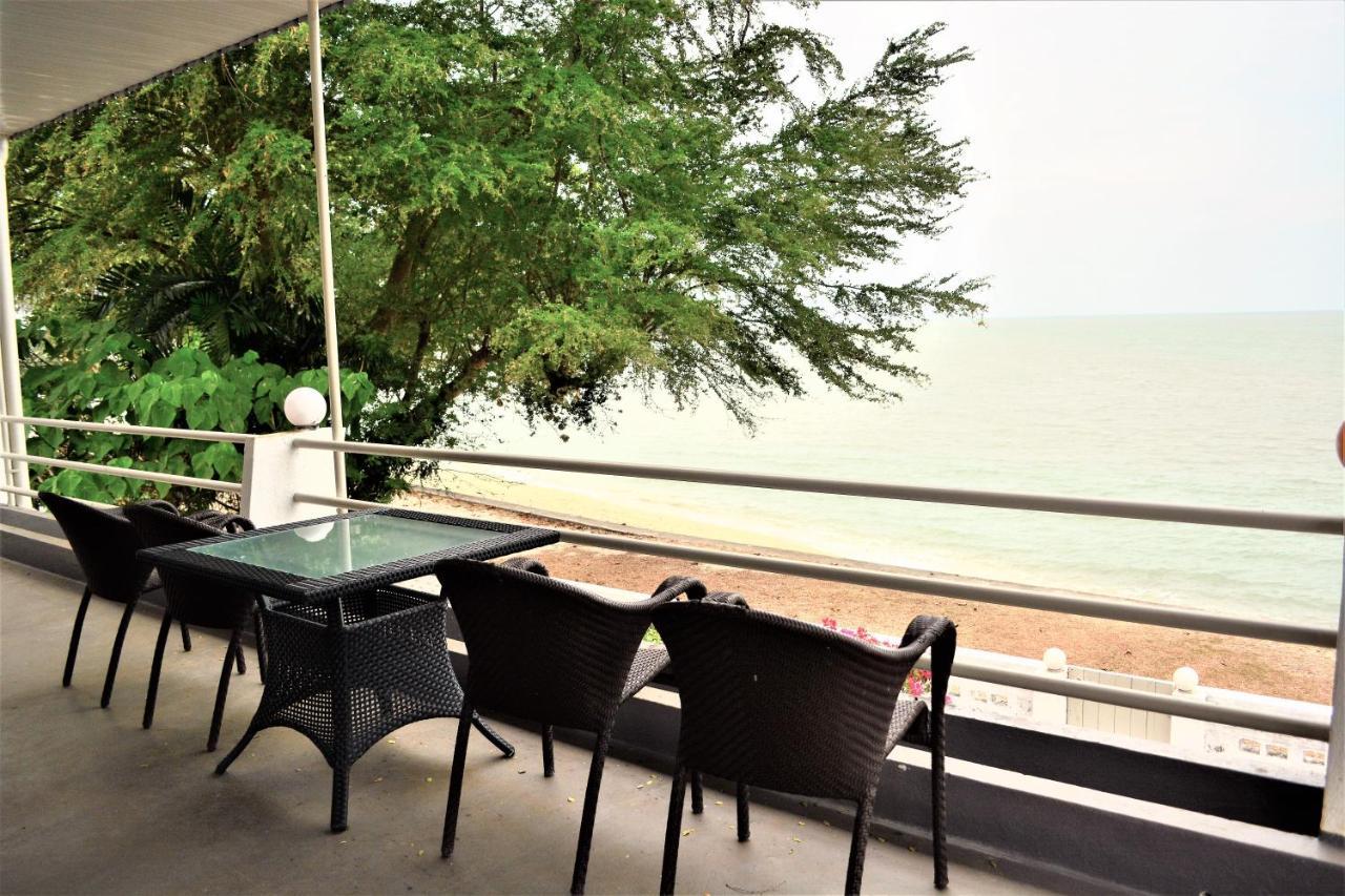 טנג'ונג בונגא G&T'S Beach Front Villa מראה חיצוני תמונה