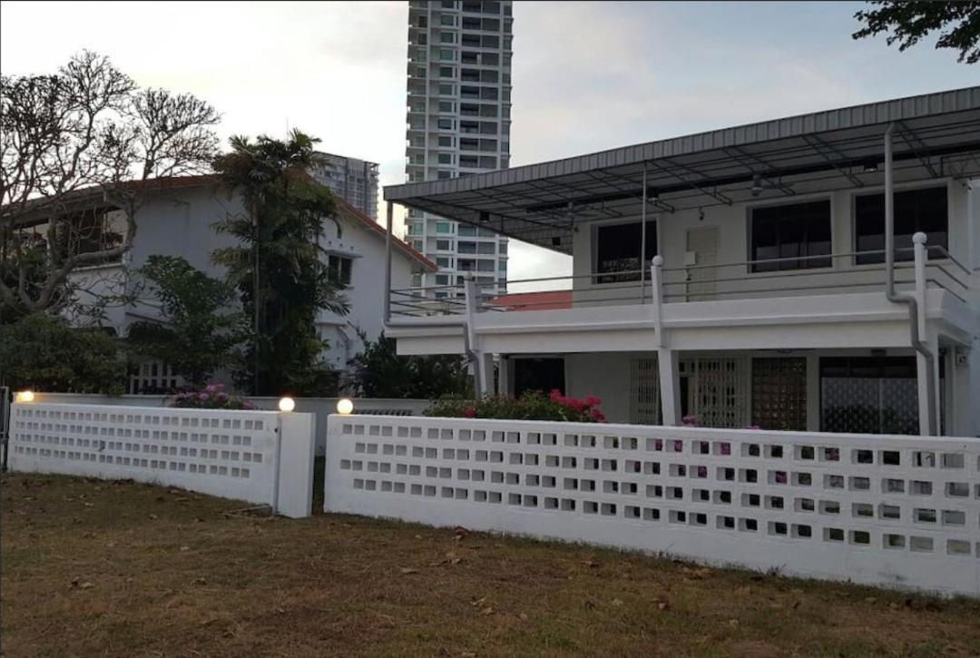 טנג'ונג בונגא G&T'S Beach Front Villa מראה חיצוני תמונה