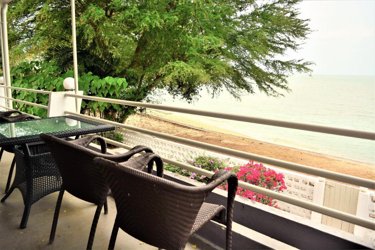 טנג'ונג בונגא G&T'S Beach Front Villa מראה חיצוני תמונה